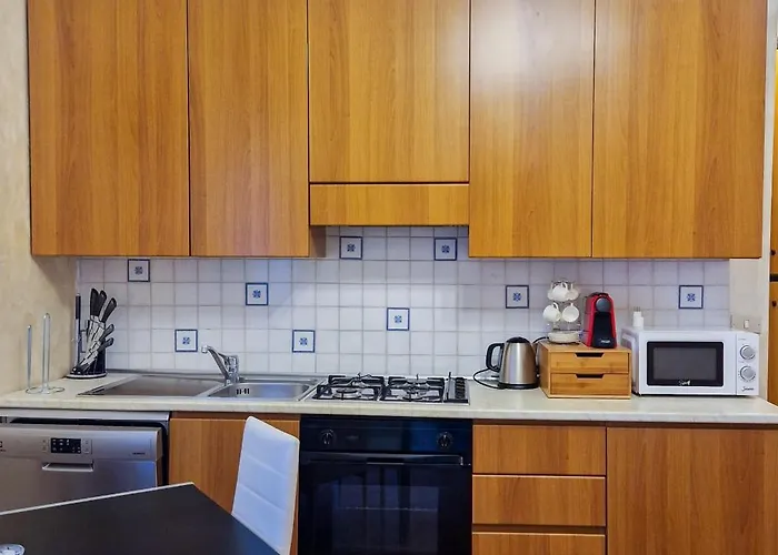 - Frejus Palace アパート